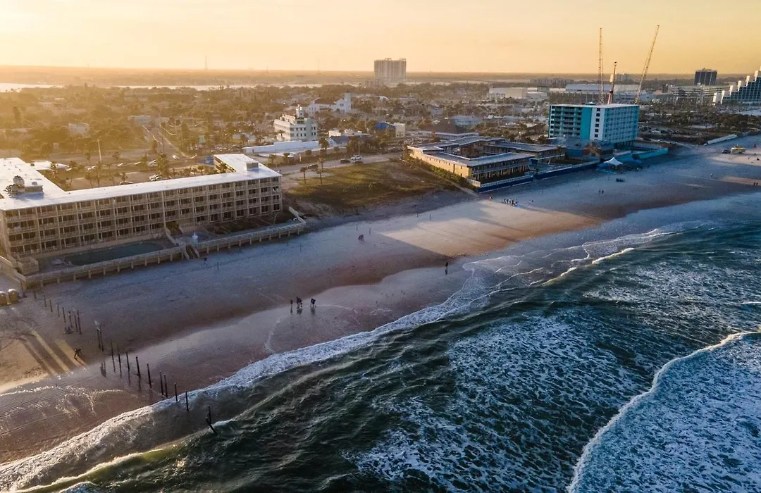 Ocean Front And Pool Front At Daytona Inn Beach Resort-1